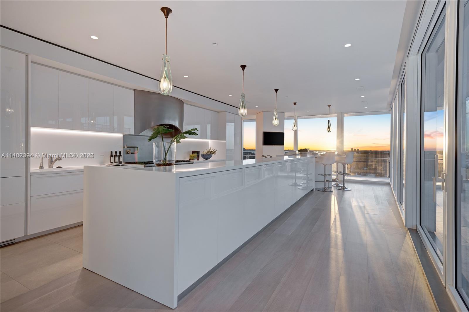 SURF CLUB CONDO - Residential