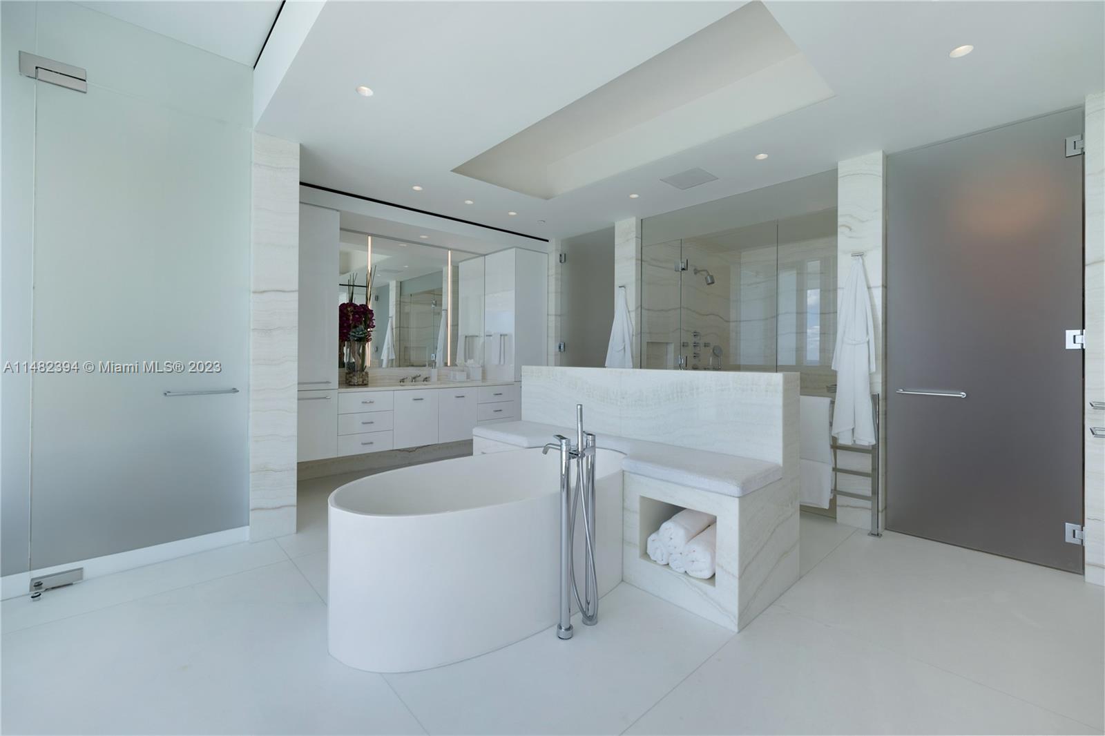 SURF CLUB CONDO - Residential
