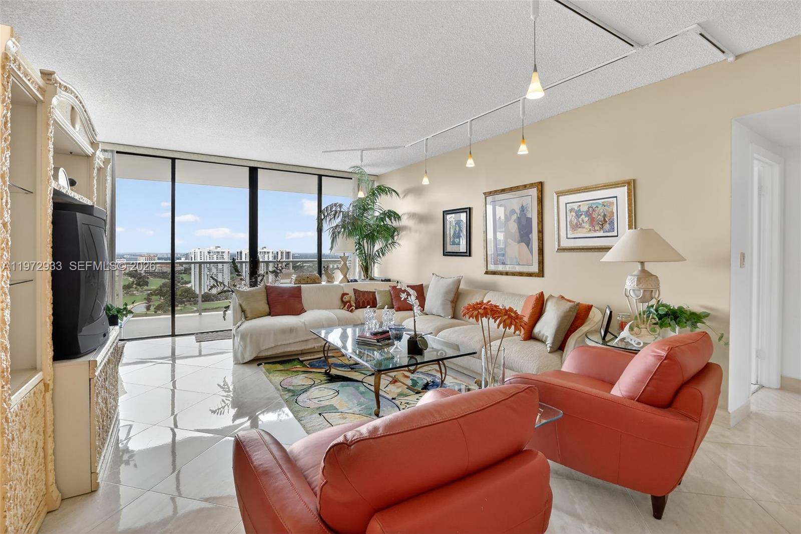 20281 E Country Club Dr 2403