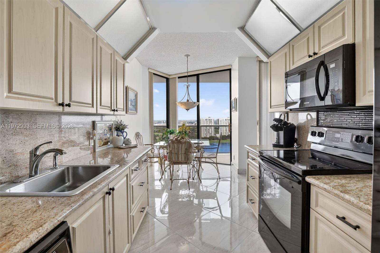 HAMPTONS WEST CONDO - Residential