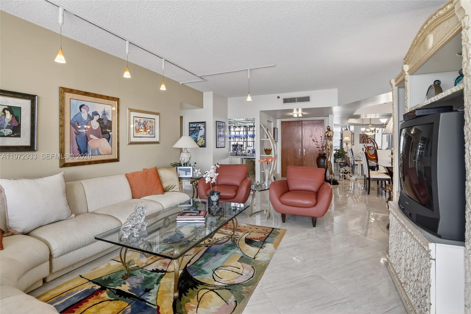 HAMPTONS WEST CONDO - Residential