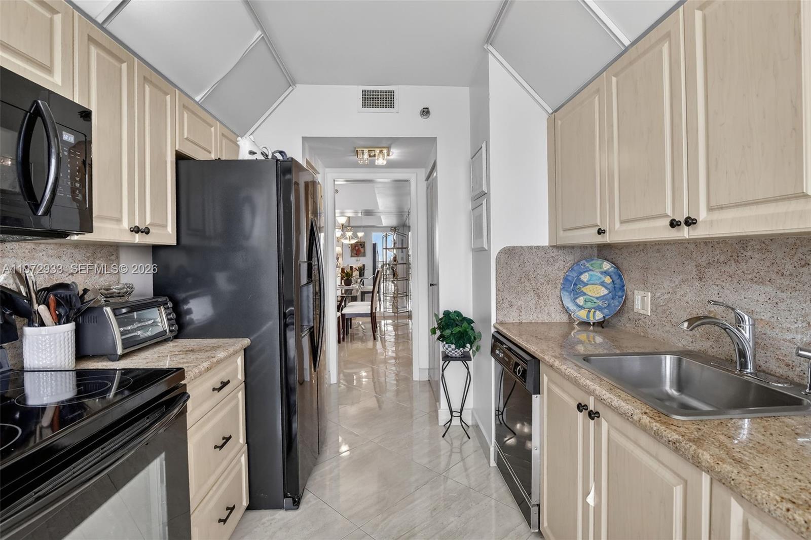 HAMPTONS WEST CONDO - Residential
