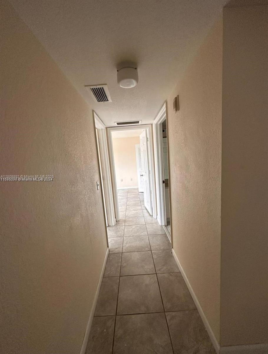 VISTA TRACE 2 CONDO - Residential