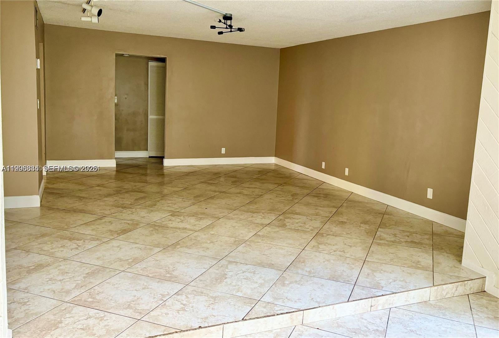 LE CHATEAU CONDO - Residential Lease