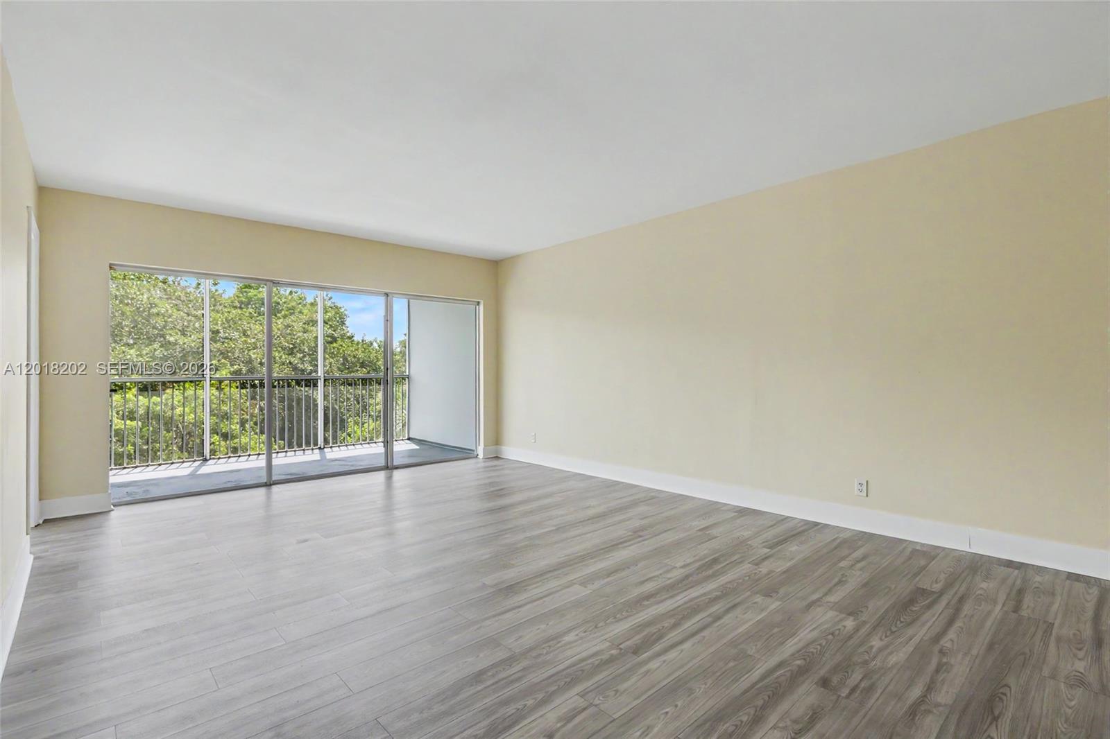 3250 N Palm Aire Dr 406