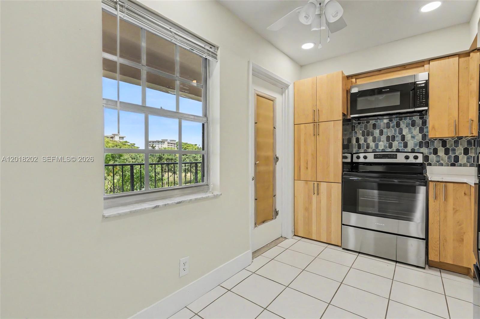 NO 12 PALM-AIRE COUNTRY C - Residential
