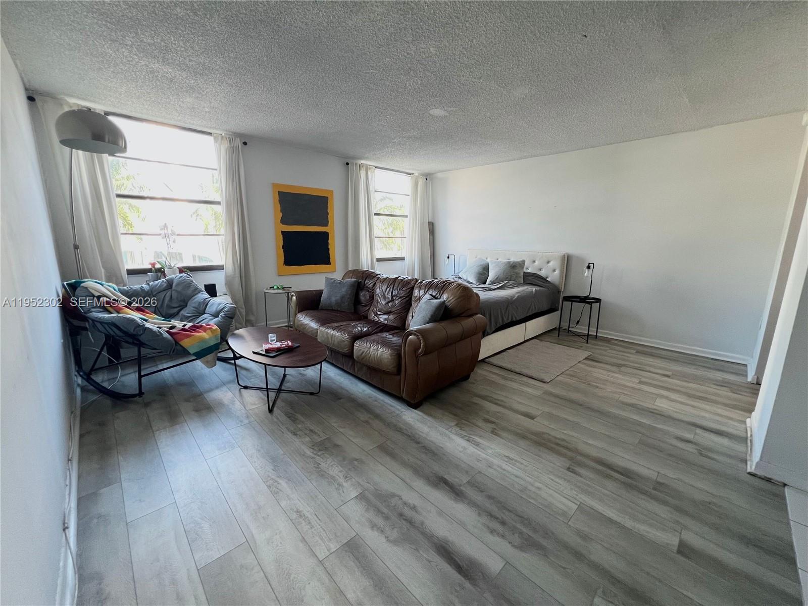 HAMPTON ON WASHINGTON AV - Residential