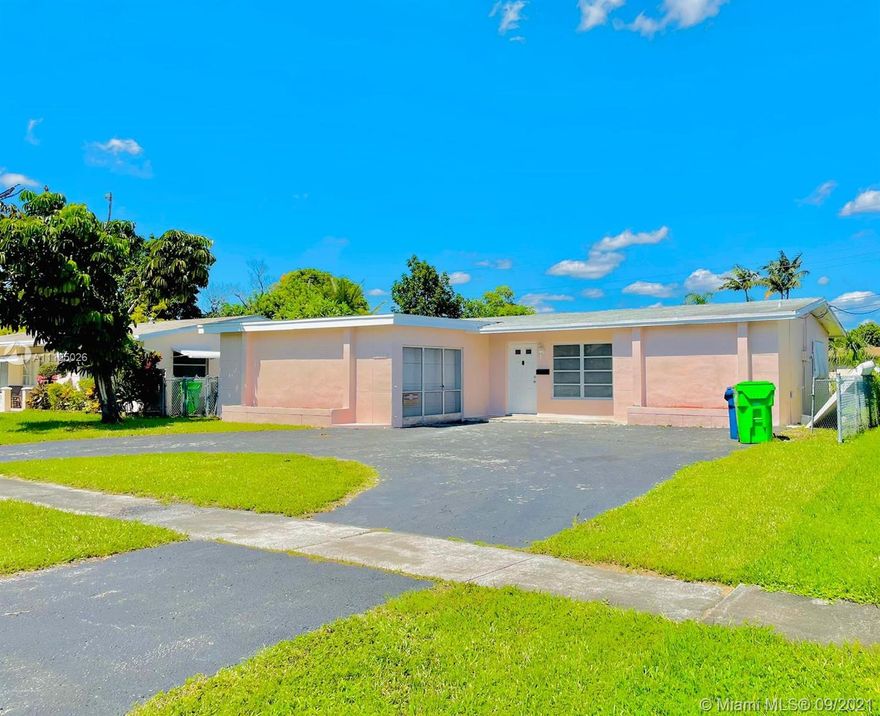 This Clean, Remodeled Home Features upgrades throughout (brand new Water Heater, Refrig. & Dishwasher) newer A/C - big fenced yard - home is listed as 3/2 - half of the Florida Room has been converted to a bedroom - easy to show Won't Last!