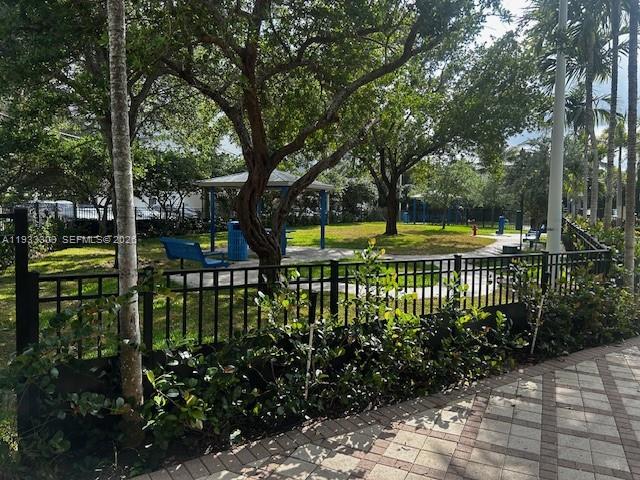 LONGWOOD TOWERS CONDO - Residential