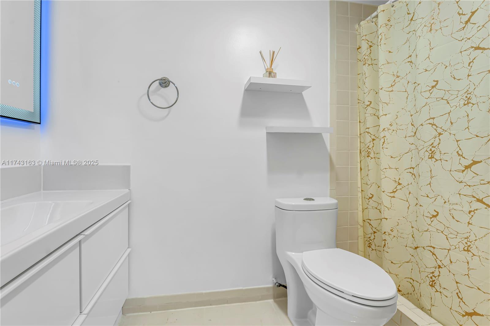 MEADOWBROOK TOWERS CONDO - Residential