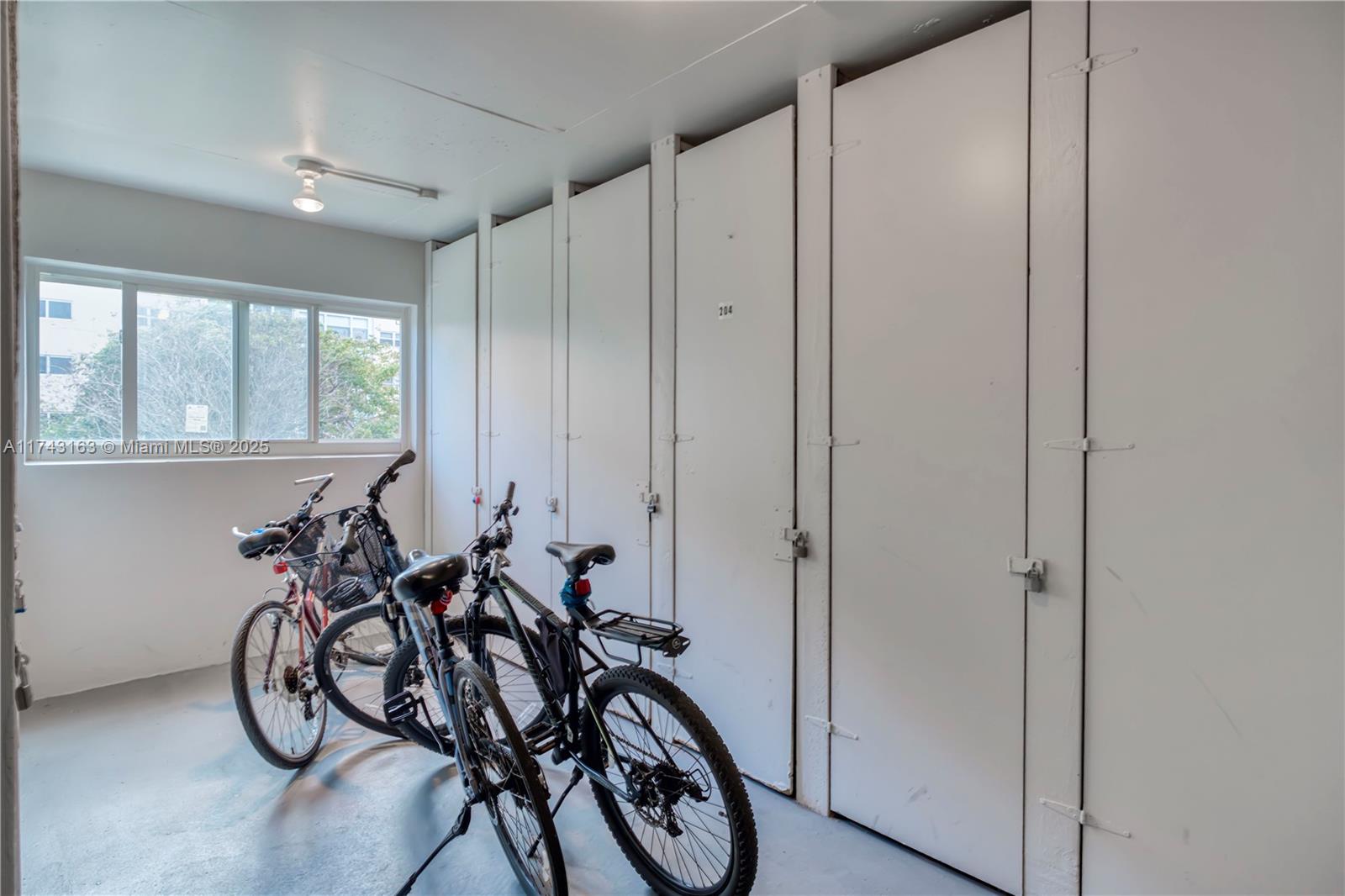 MEADOWBROOK TOWERS CONDO - Residential