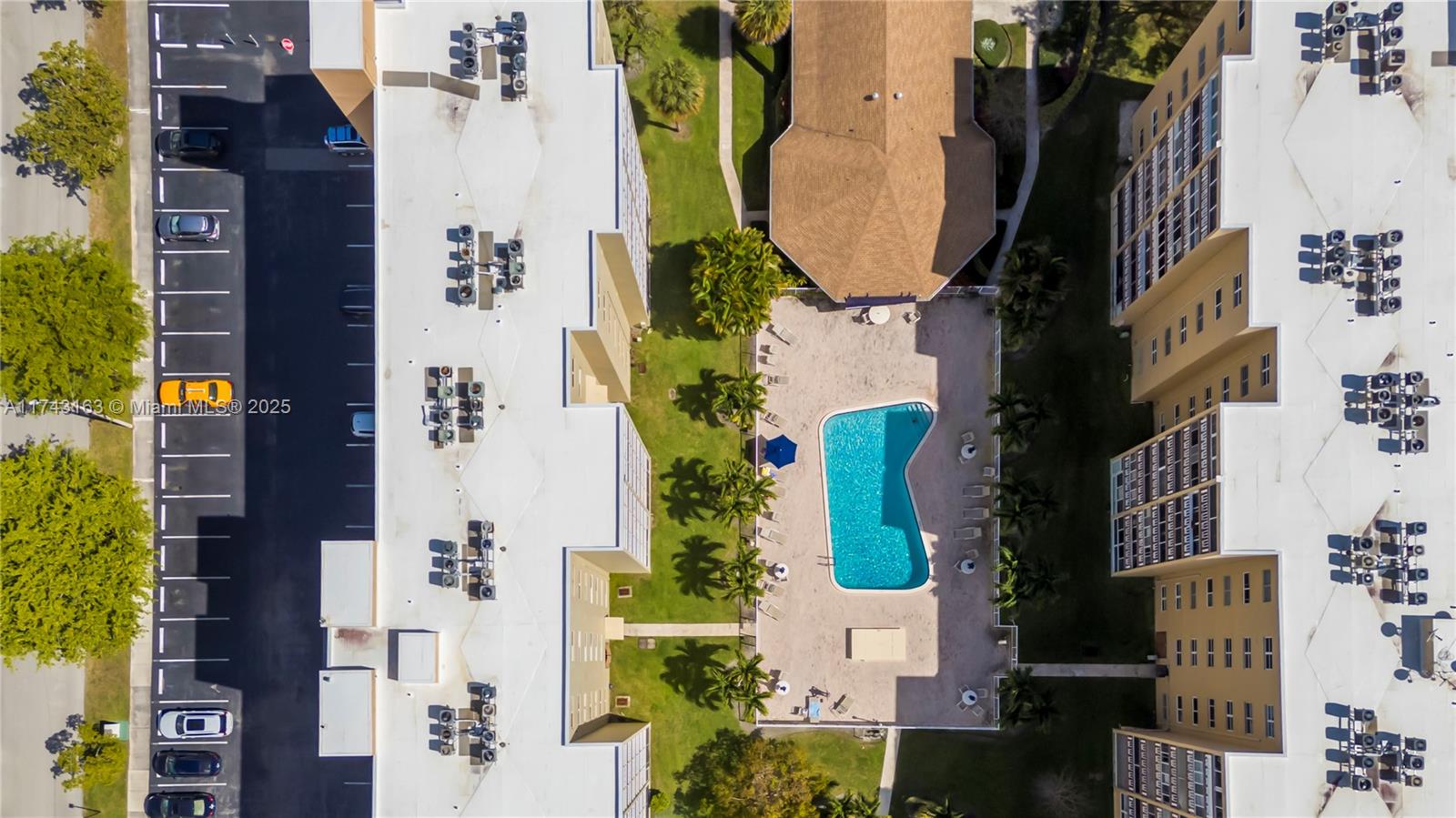 MEADOWBROOK TOWERS CONDO - Residential