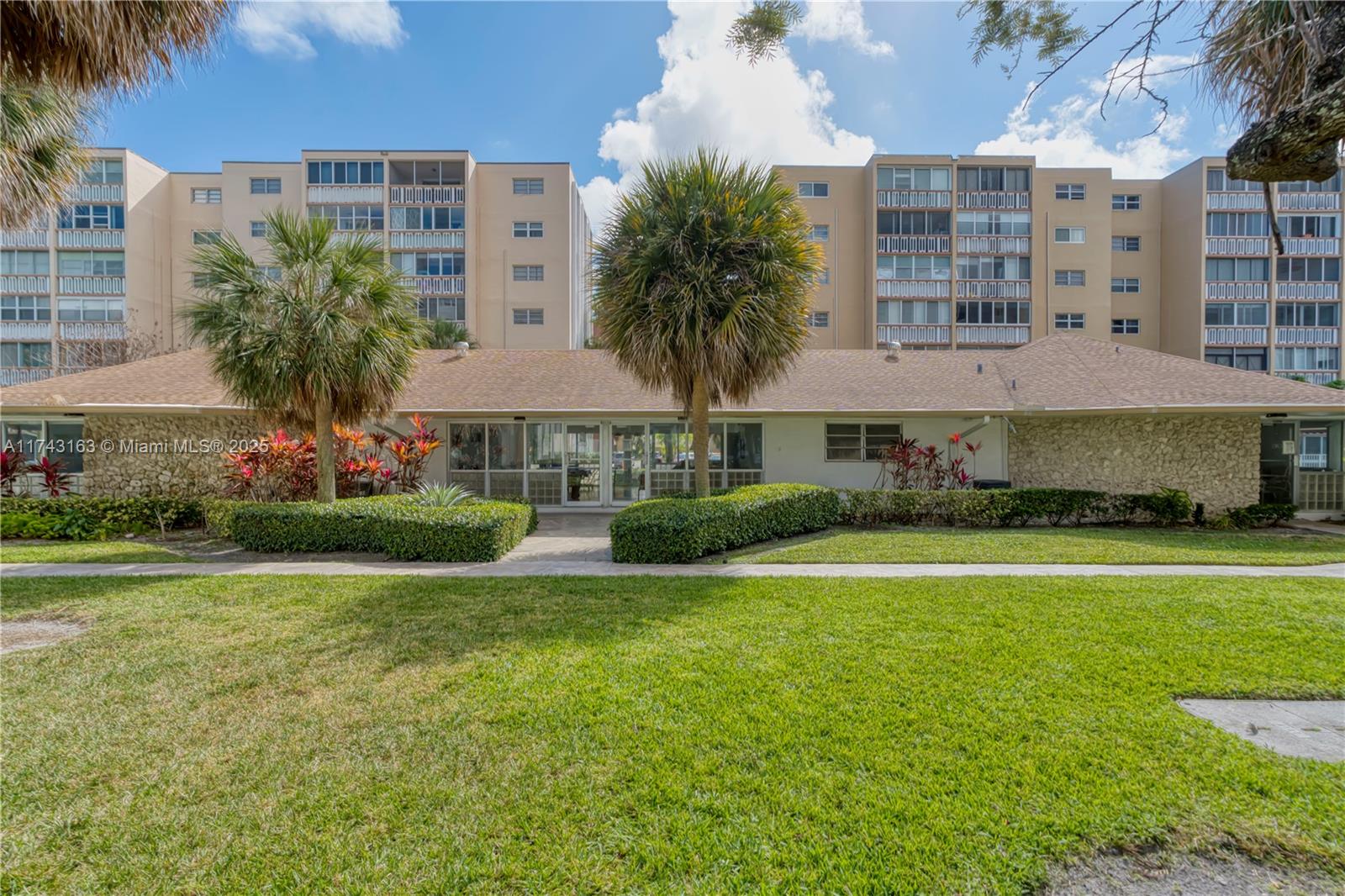 MEADOWBROOK TOWERS CONDO - Residential