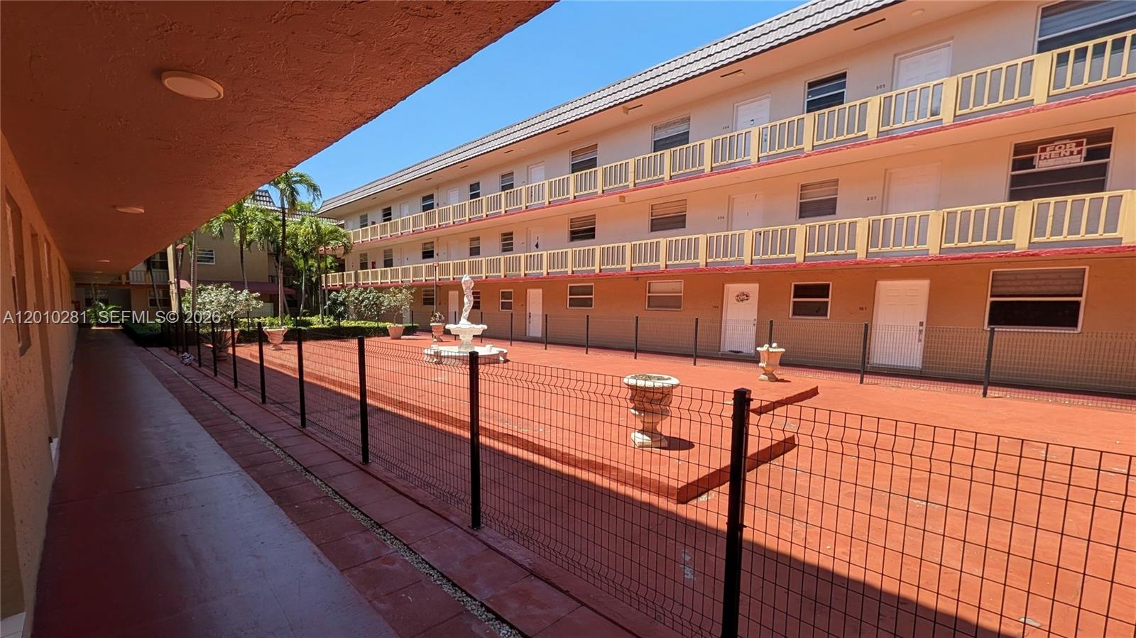 ROYAL PALM GARDENS CONDO - Residential