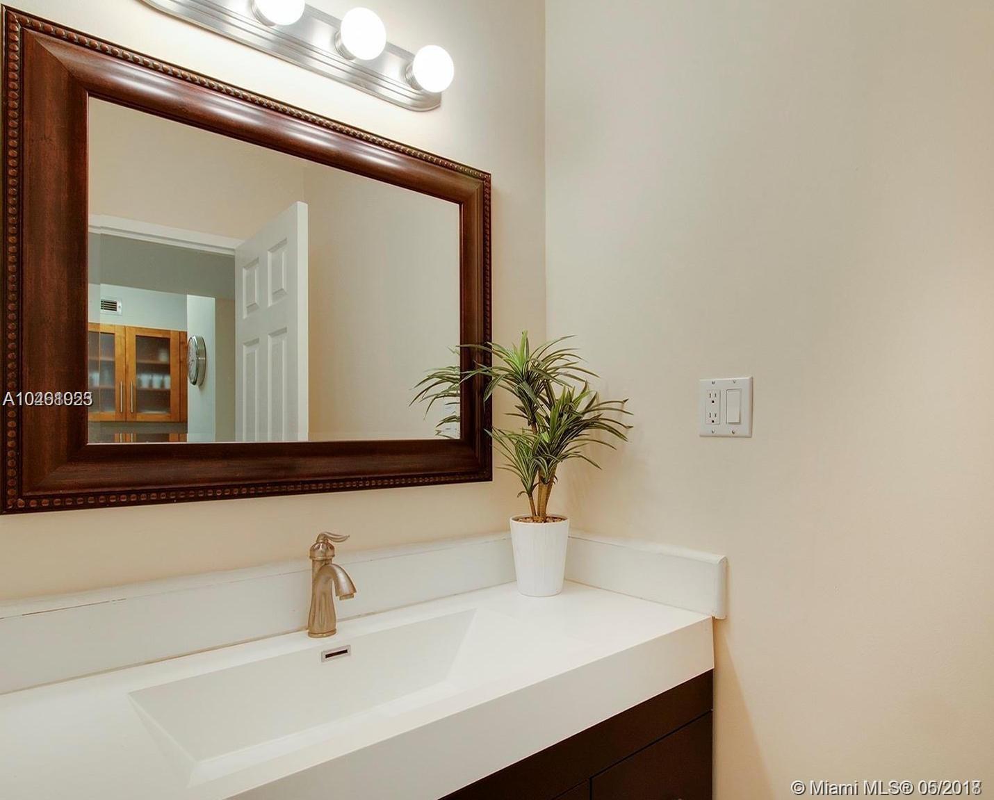 THE DECOPLAGE CONDO - Residential Lease