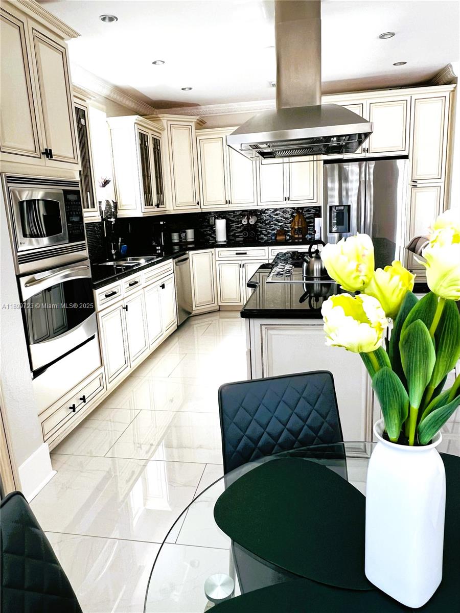 View photos, virtual tours, details... 7831 SW 164th Ave