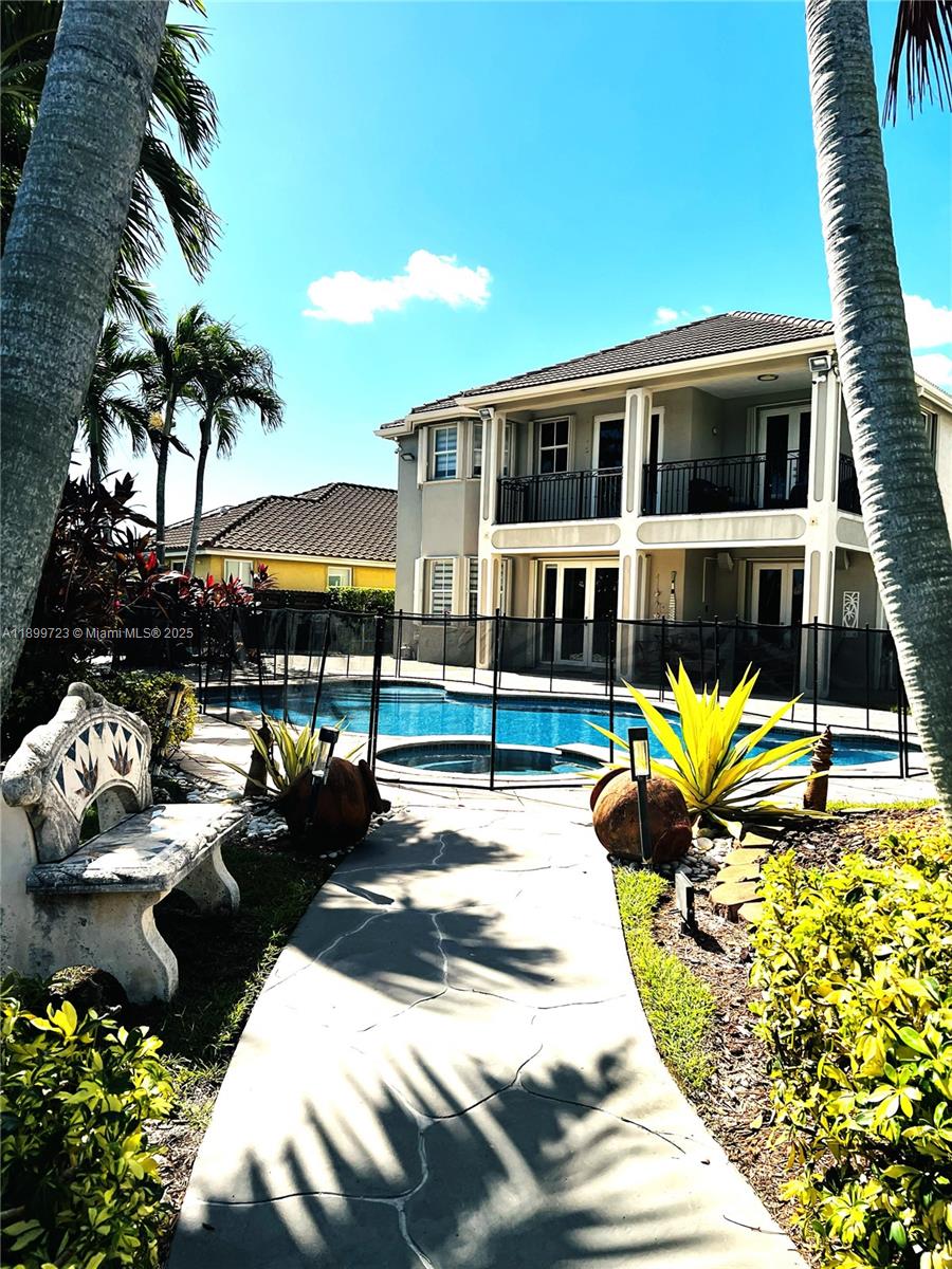 KENDALLAND - Residential