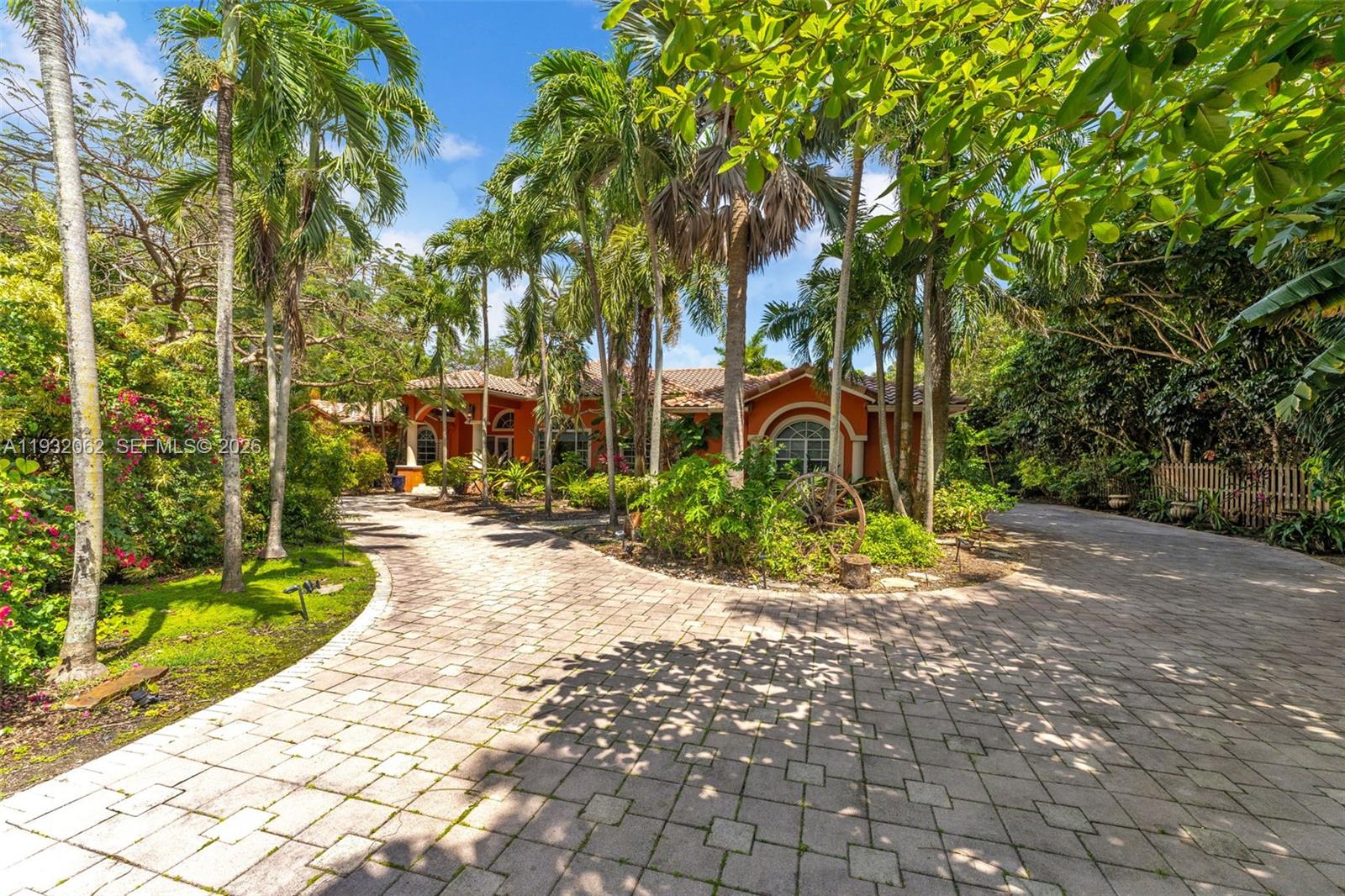 11825 S Mitchell Manor Cir