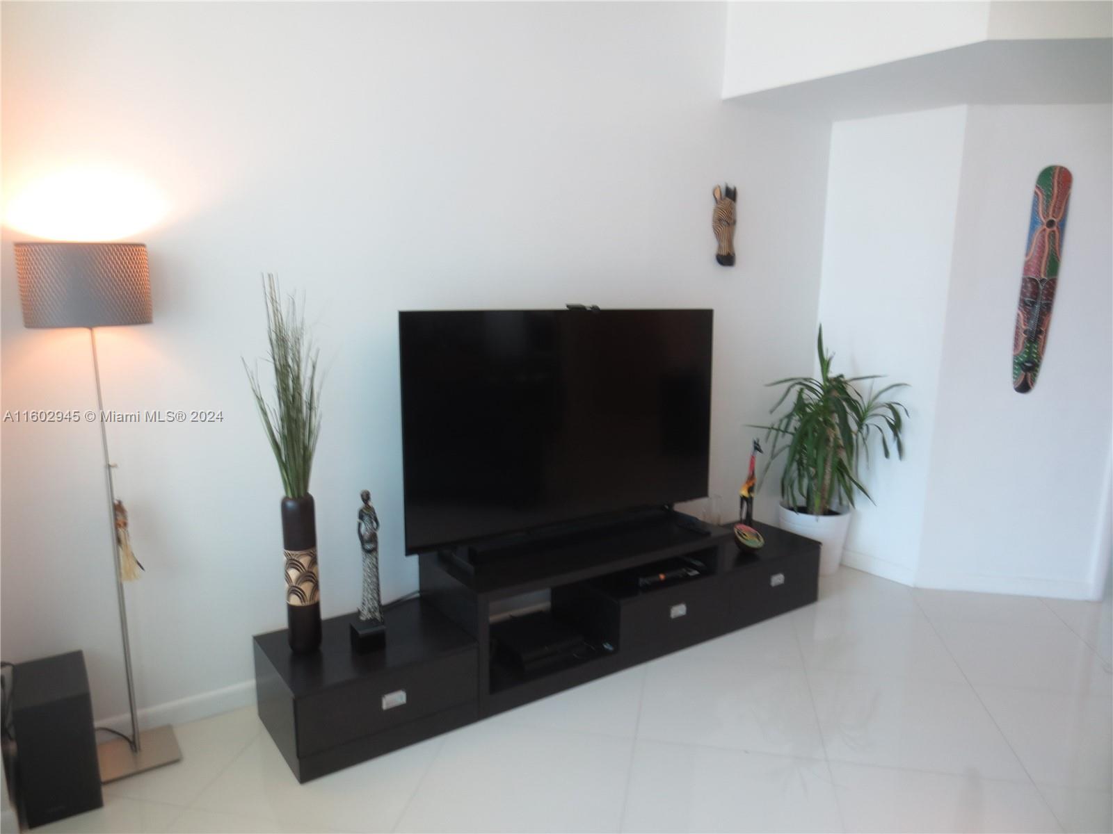 WIND CONDO - Residential Lease