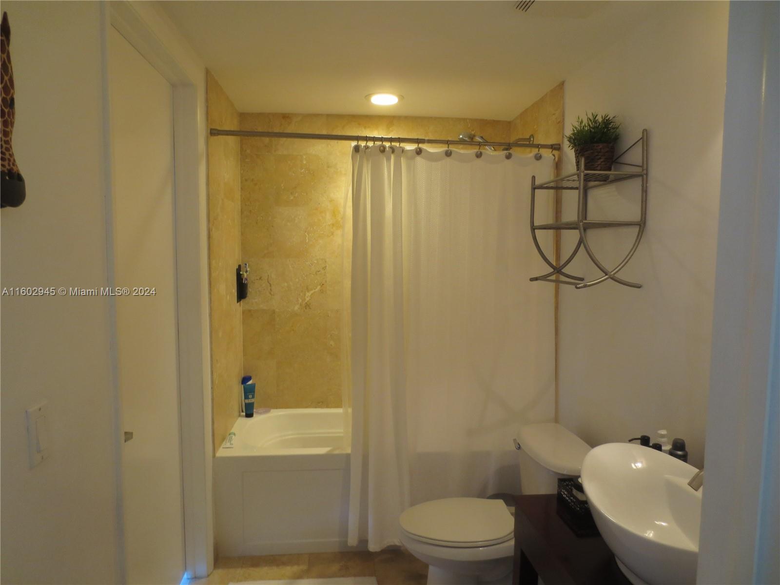 WIND CONDO - Residential Lease