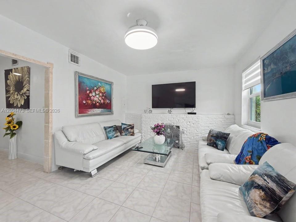 SILVER BLUFF HMSTS - Residential