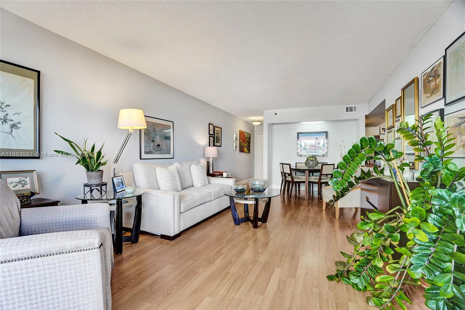 SUMMIT CONDO - Residential