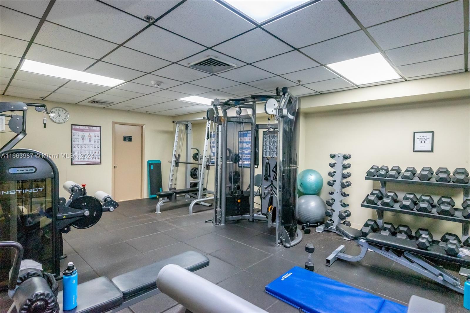 SUMMIT CONDO - Residential
