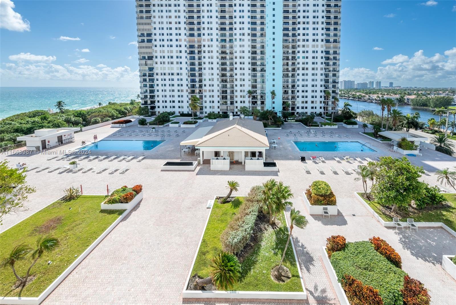 SUMMIT CONDO - Residential