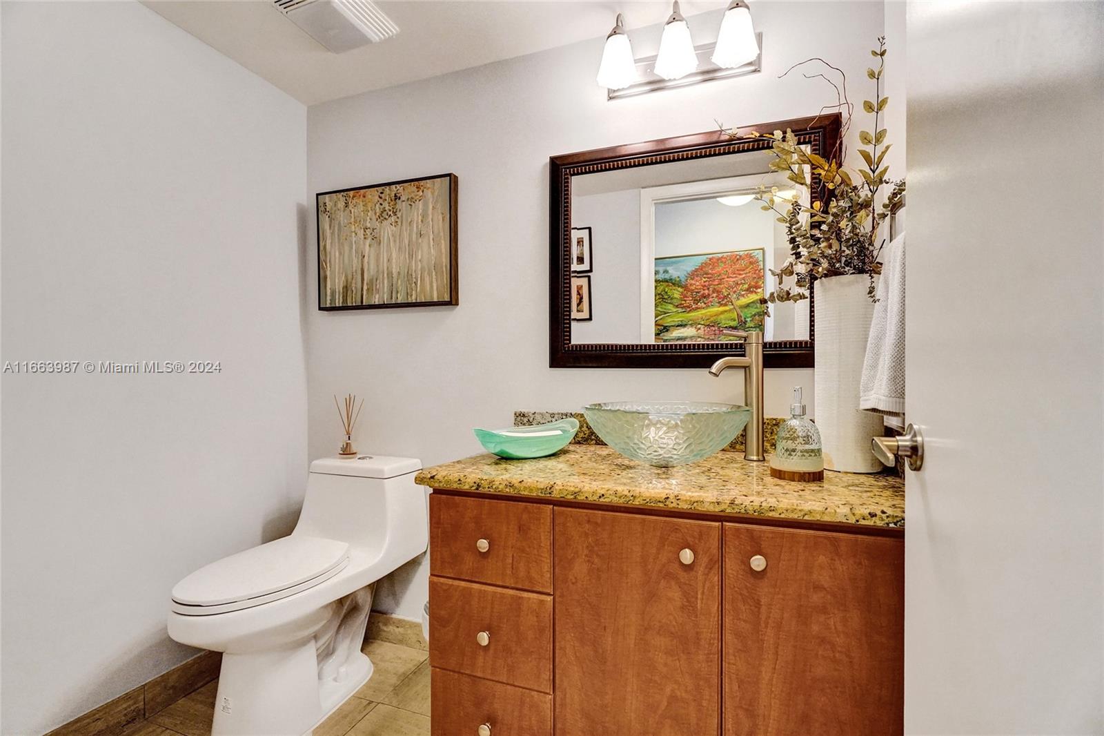 SUMMIT CONDO - Residential