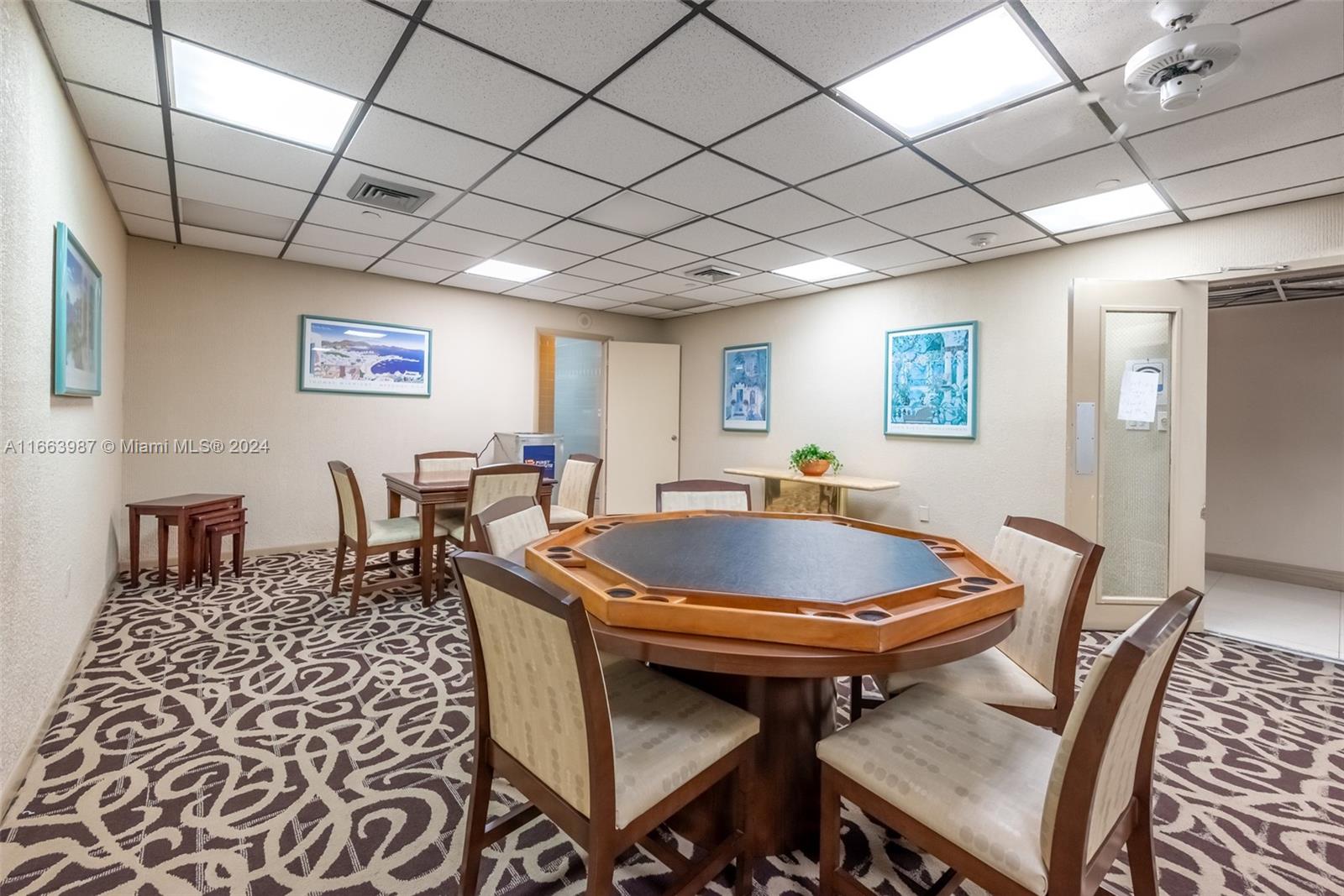 SUMMIT CONDO - Residential