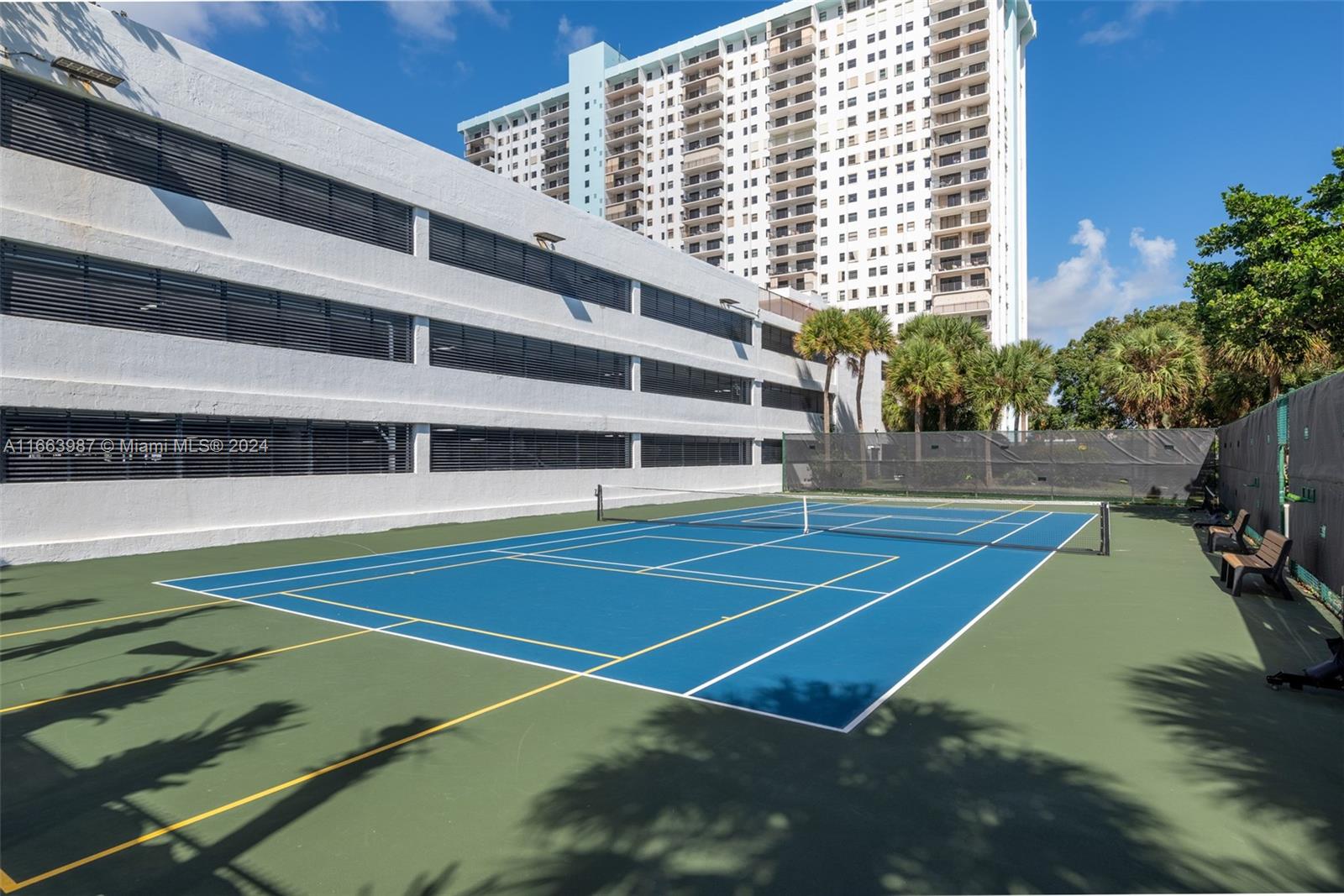 SUMMIT CONDO - Residential