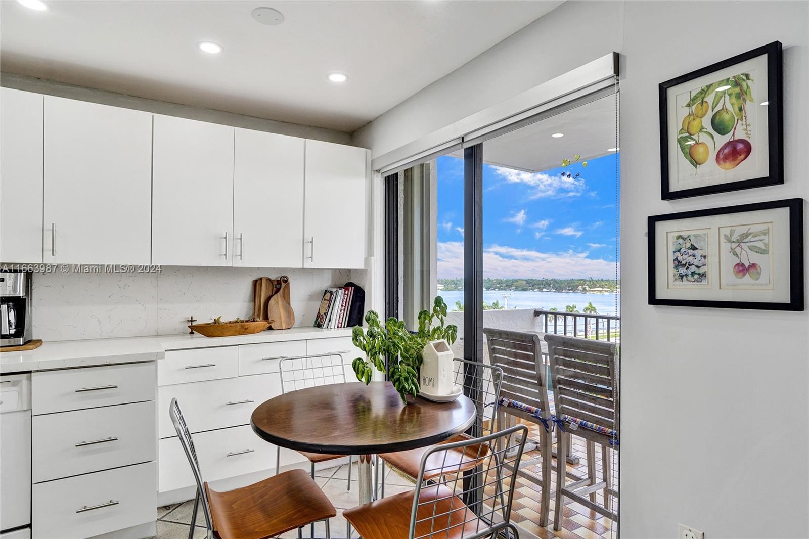 SUMMIT CONDO - Residential