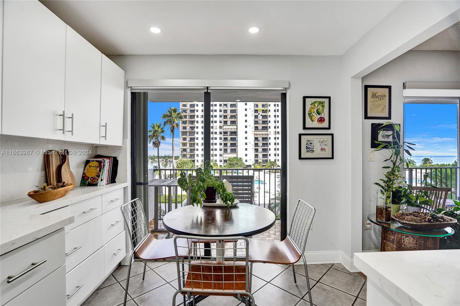 SUMMIT CONDO - Residential