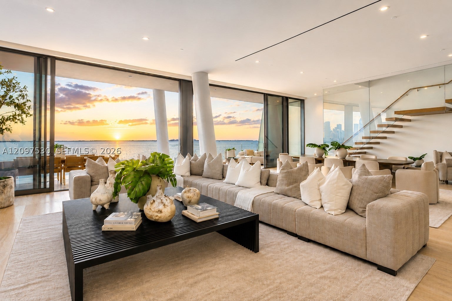 5 Grove Isle Dr PH M02