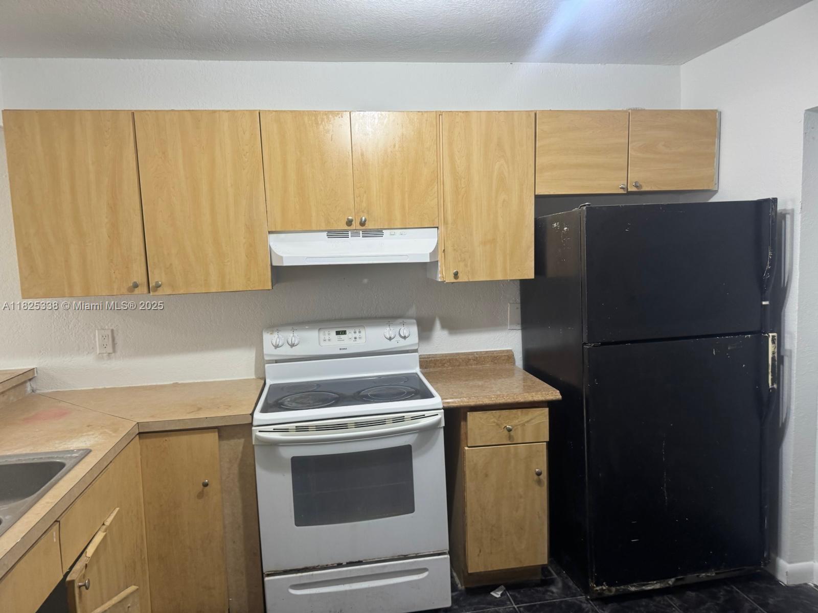 4045 NW 19th St, Lauderhill, FL, 33313/$155,000 4 4045 NW 19th St