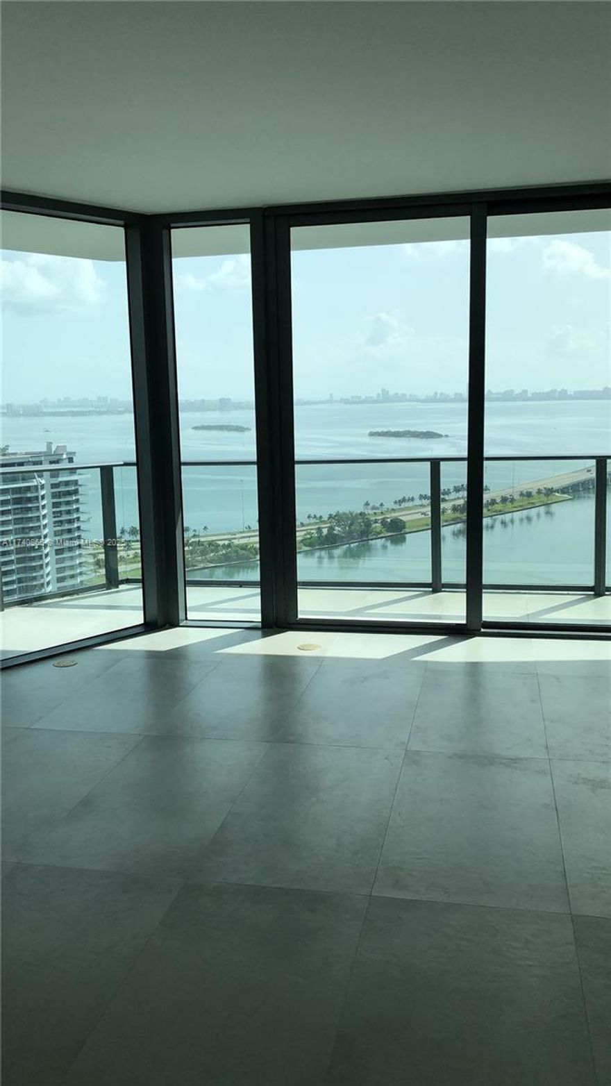 Magnificent water view apartment. 3 bedroom and 2 bath, wrap around balcony. Building  completed on 2018. AMENITIES : 46th floor roof top pool and deck, 5th floor lap pool, jacuzzi, fitness center, spa, residents lounge room, barbecue  area, tennis courts. Exclusive membership to Michael Schwartz. Beach Club and Restaurant