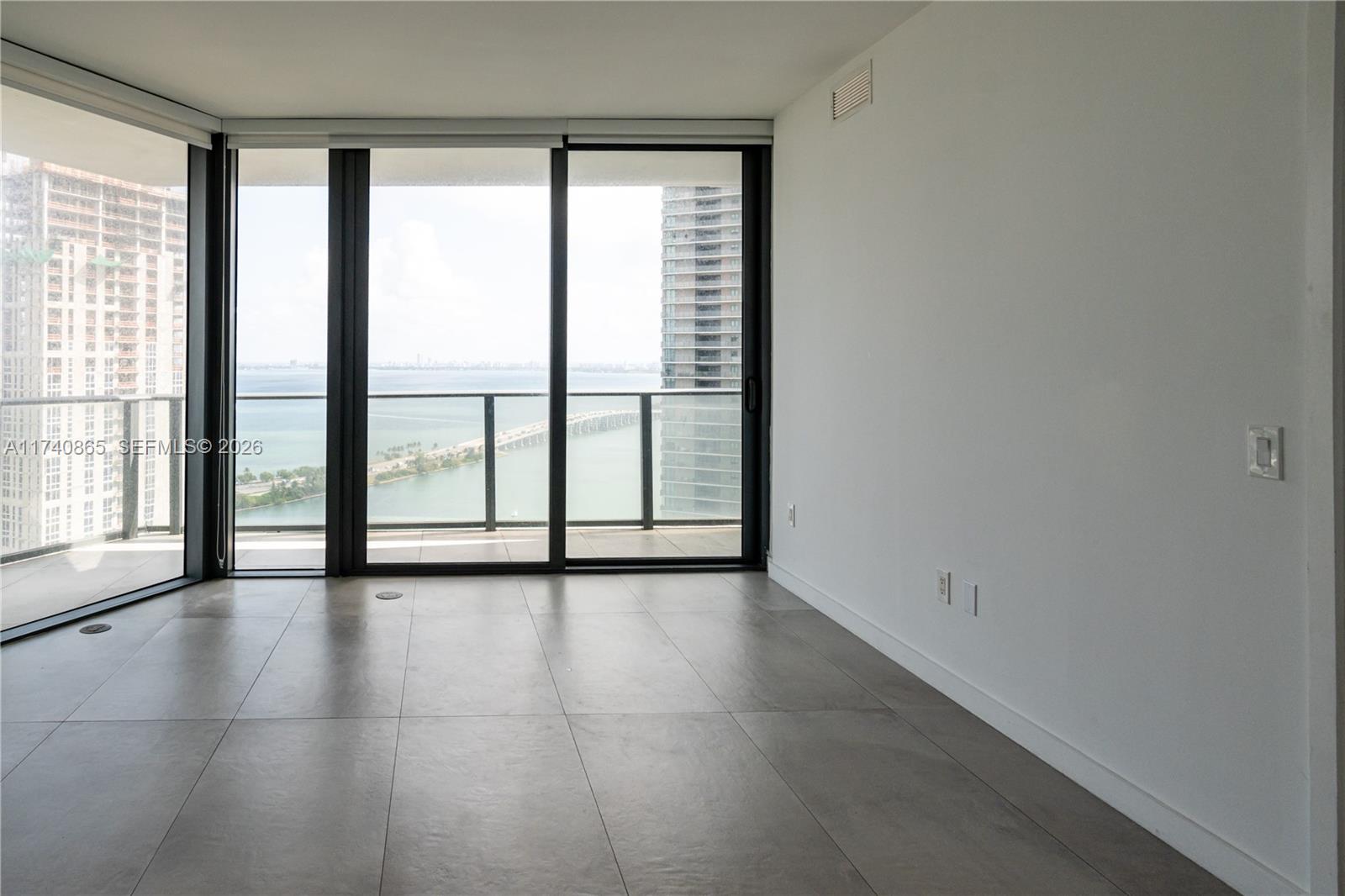PARAISO BAYVIEWS CONDO - Residential