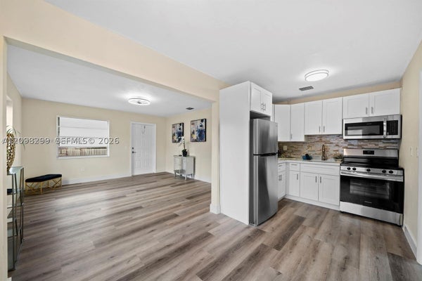 7532 FARRAGUT ST, HOLLYWOOD, FL 33024 - Image 5a06aec9309d33db69d417ba329c729b/2397337936