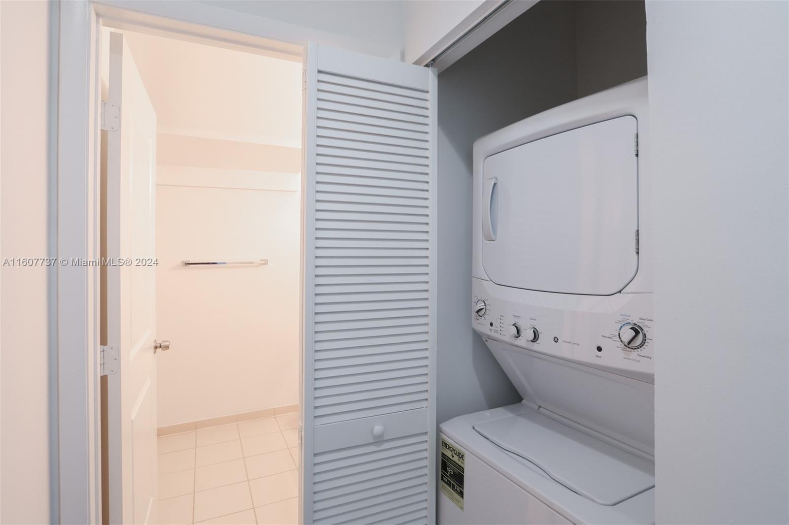 GALLERY ART CONDO - Residential Lease