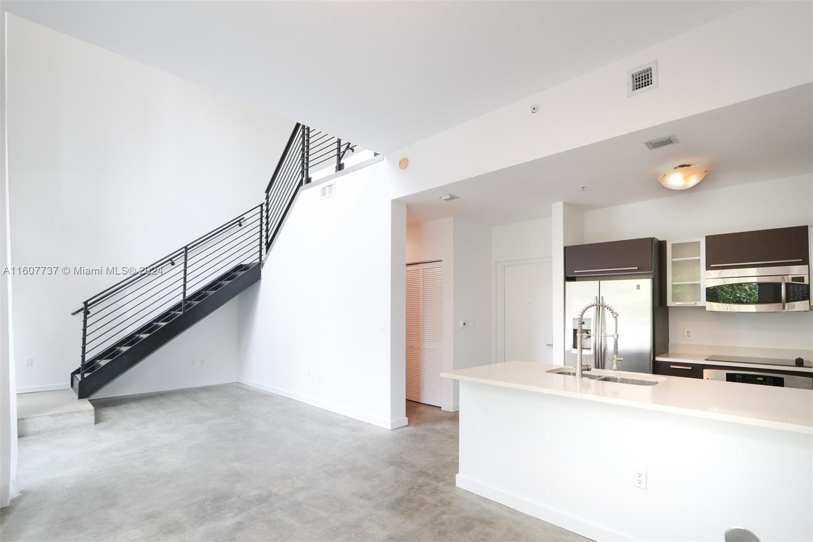GALLERY ART CONDO - Residential Lease