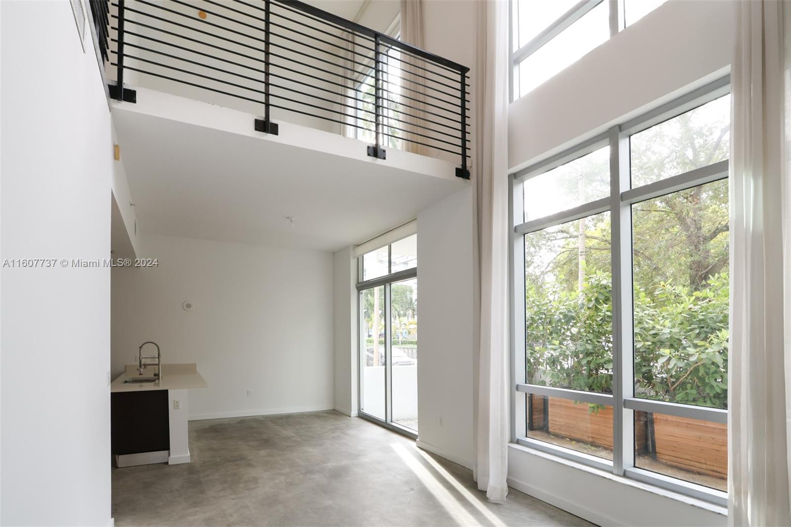 GALLERY ART CONDO - Residential Lease