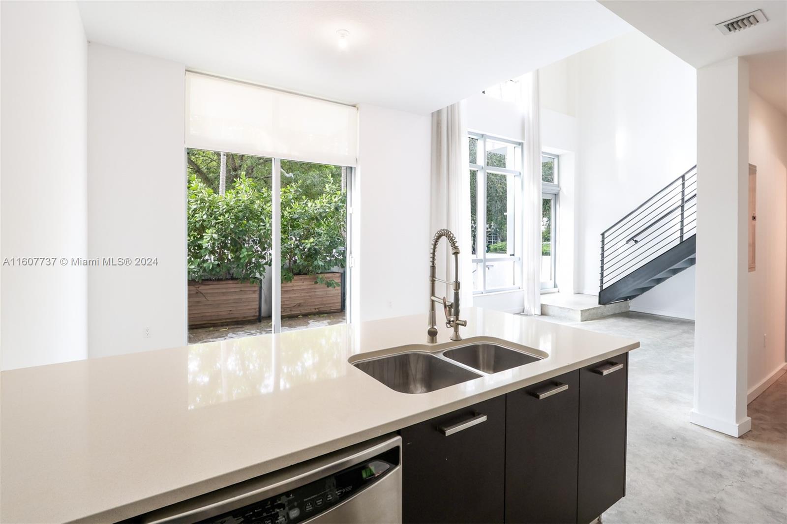 GALLERY ART CONDO - Residential Lease