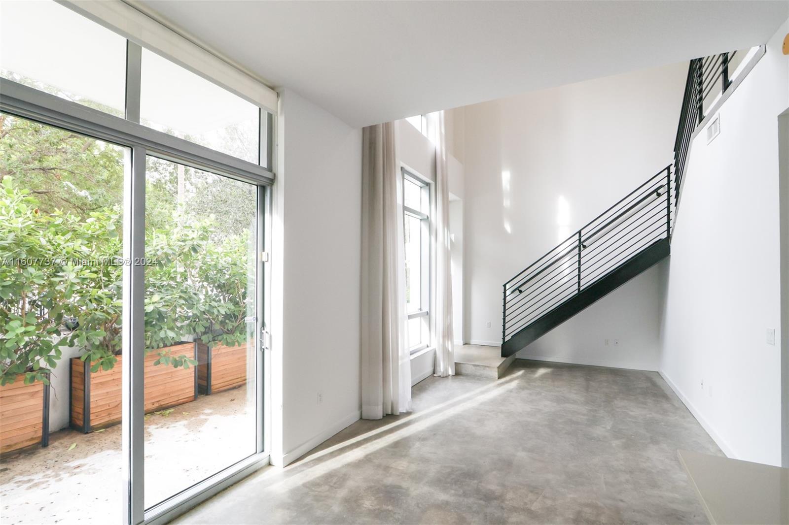 GALLERY ART CONDO - Residential Lease