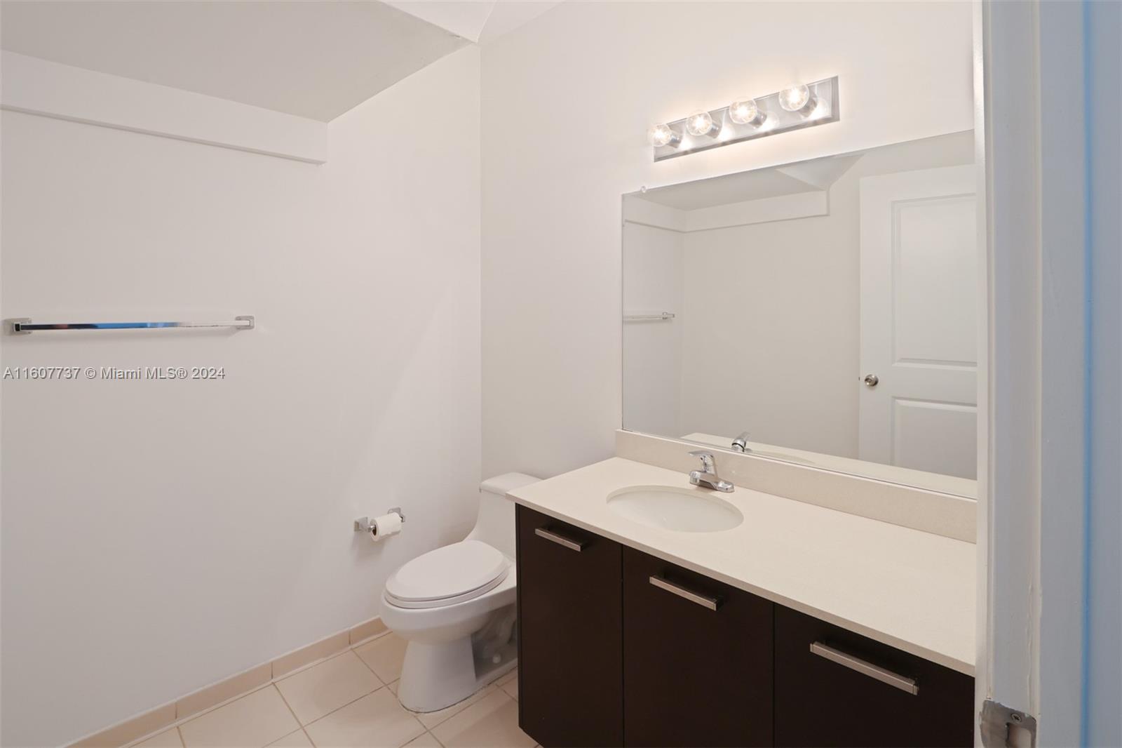 GALLERY ART CONDO - Residential Lease