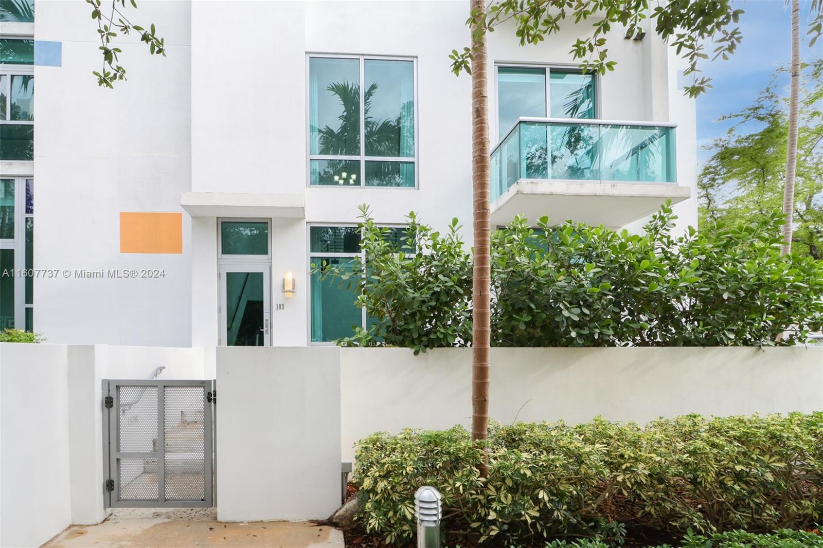 GALLERY ART CONDO - Residential Lease