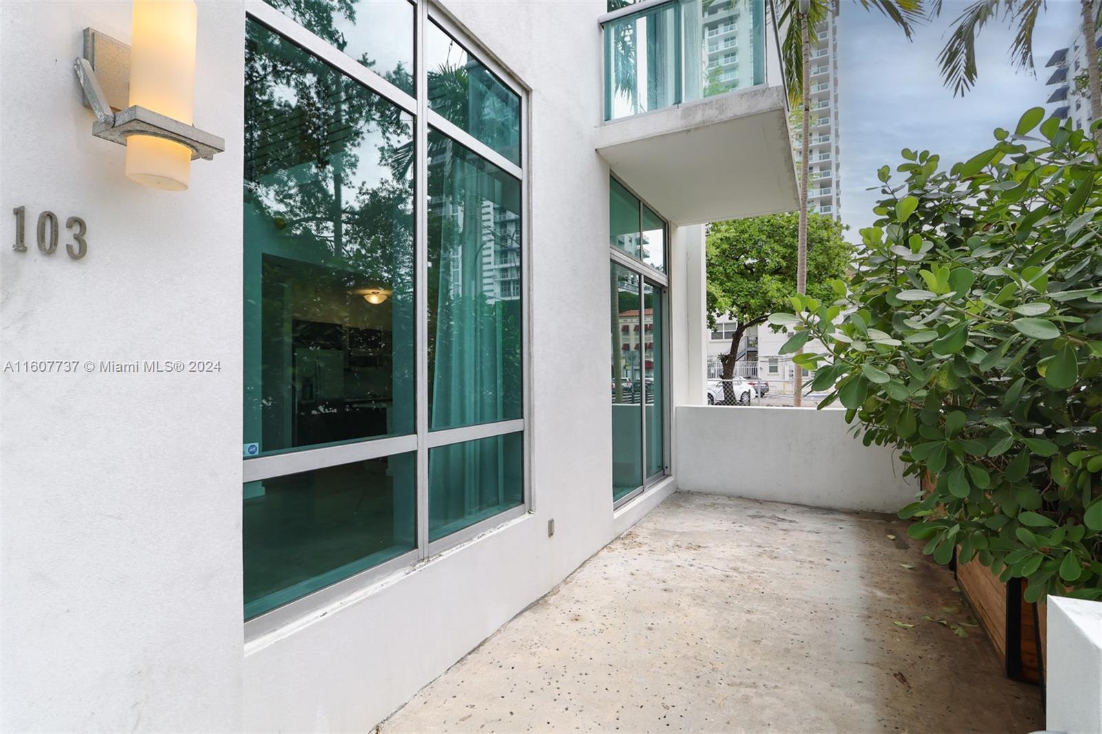 GALLERY ART CONDO - Residential Lease