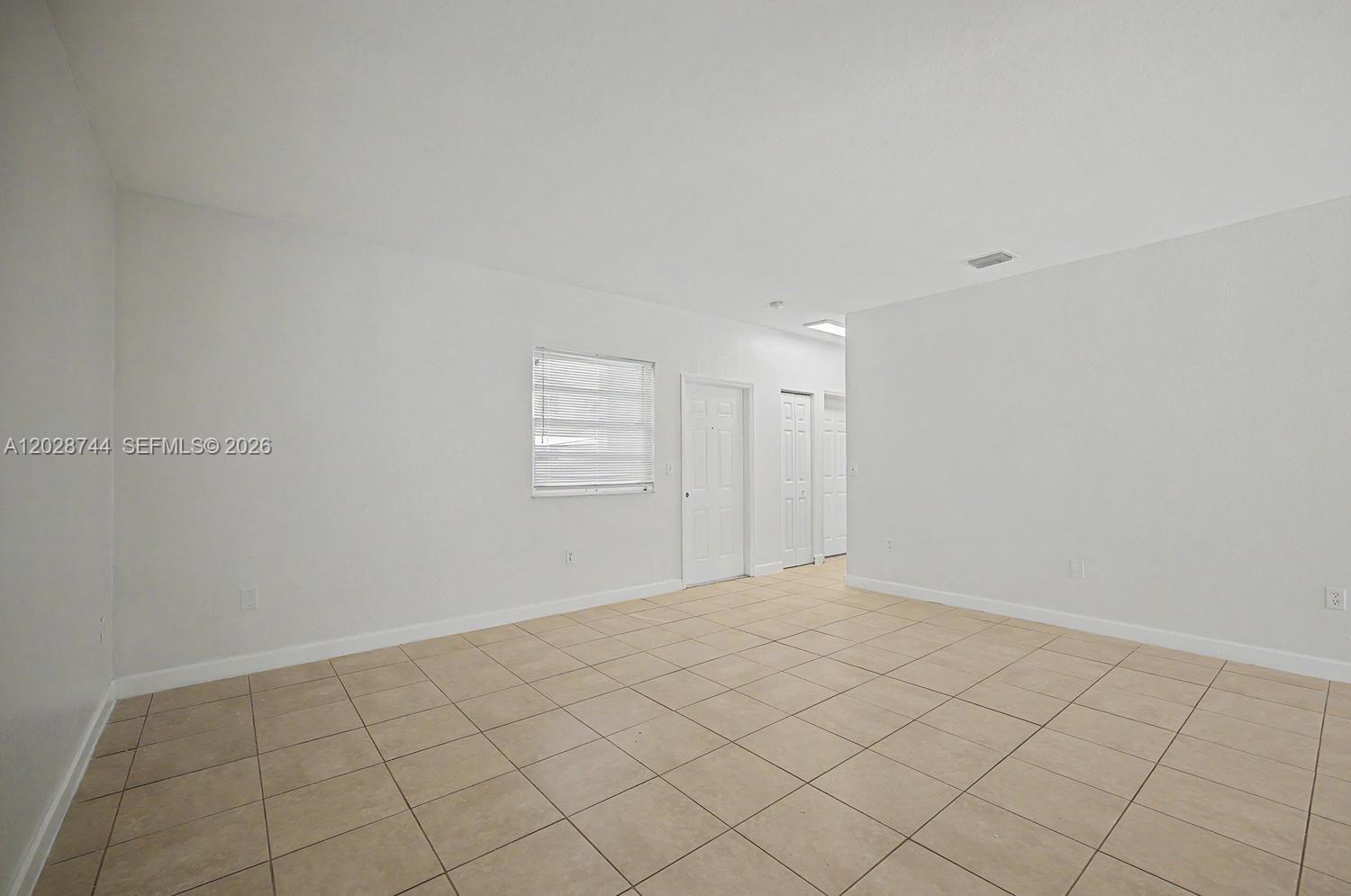 373 NE 26th Pl 102