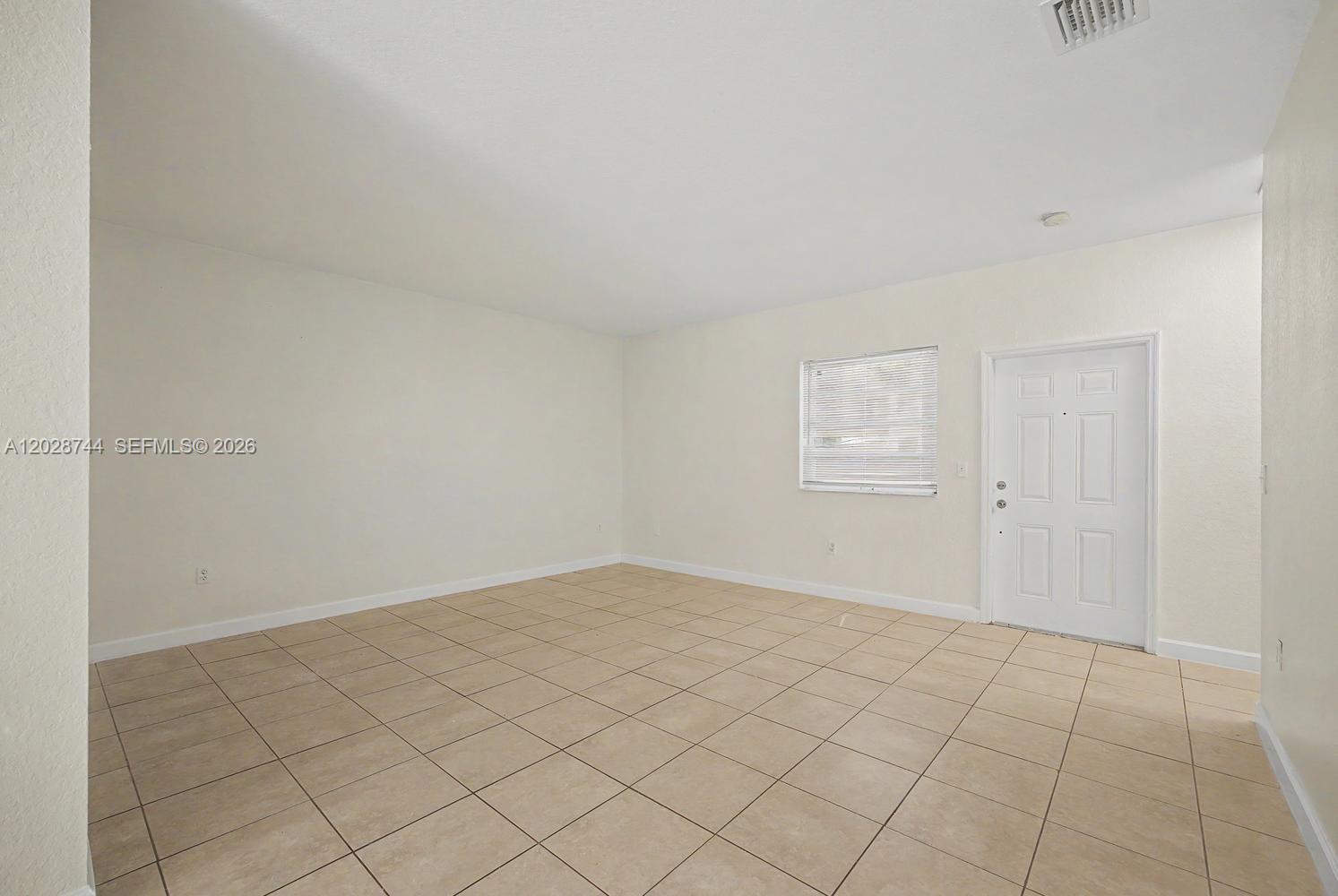 373 NE 26th Pl 102