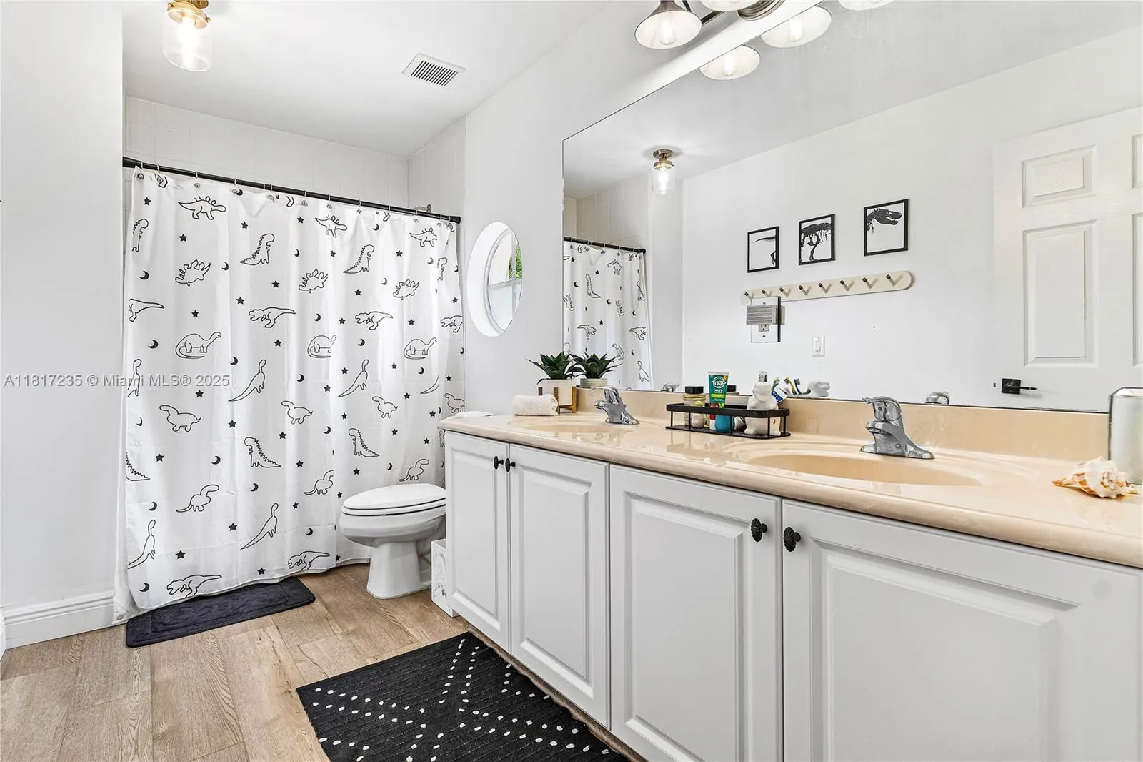 Miramar, Florida 33029, United States, 5 Bedrooms Bedrooms, ,4 BathroomsBathrooms,Residential,Coming Soon,146809