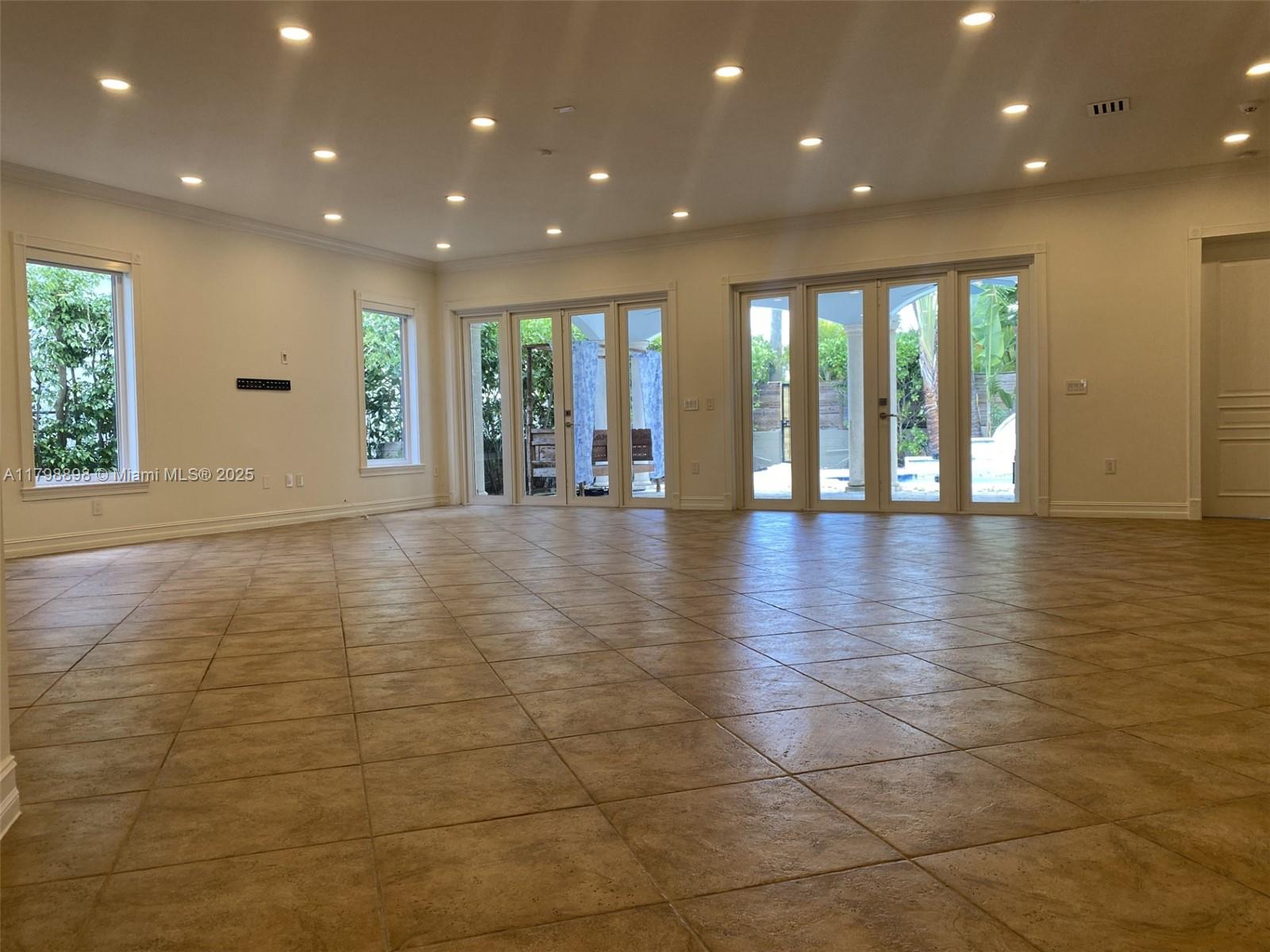 BRICKELL HAMMOCK UN 1 - Residential Lease